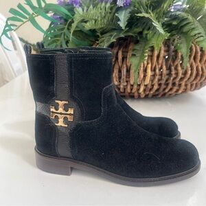 TORY BURCH Alaina Flat Black Suede Ankle Bootie size 7.5M LOGO Boots Side Zipper